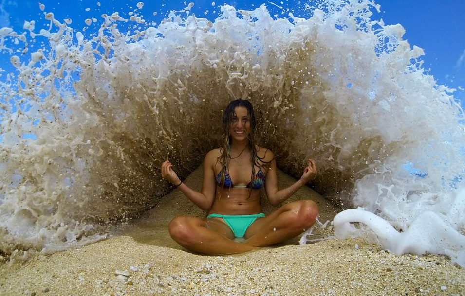 2014-04-10 19_55_44-perfect timing, girl under wave photo.png