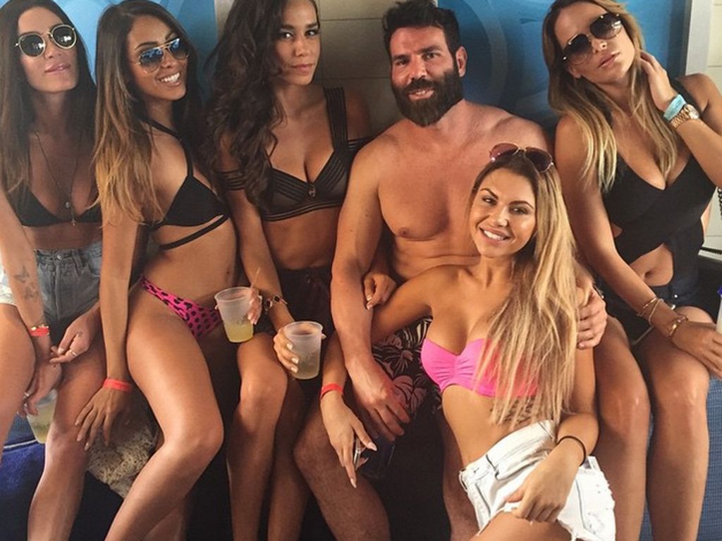 google.gr dan-bilzerian-mit-vielen-frauen.jpg