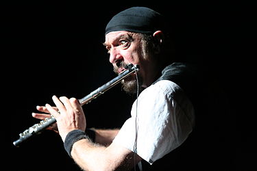 375px-Jethro_Tull_-_America_Tour_-_2007_-_1.jpg