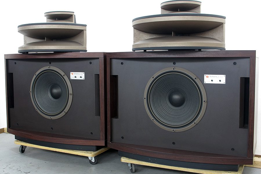 Technics-SB-10000-900x600.jpg