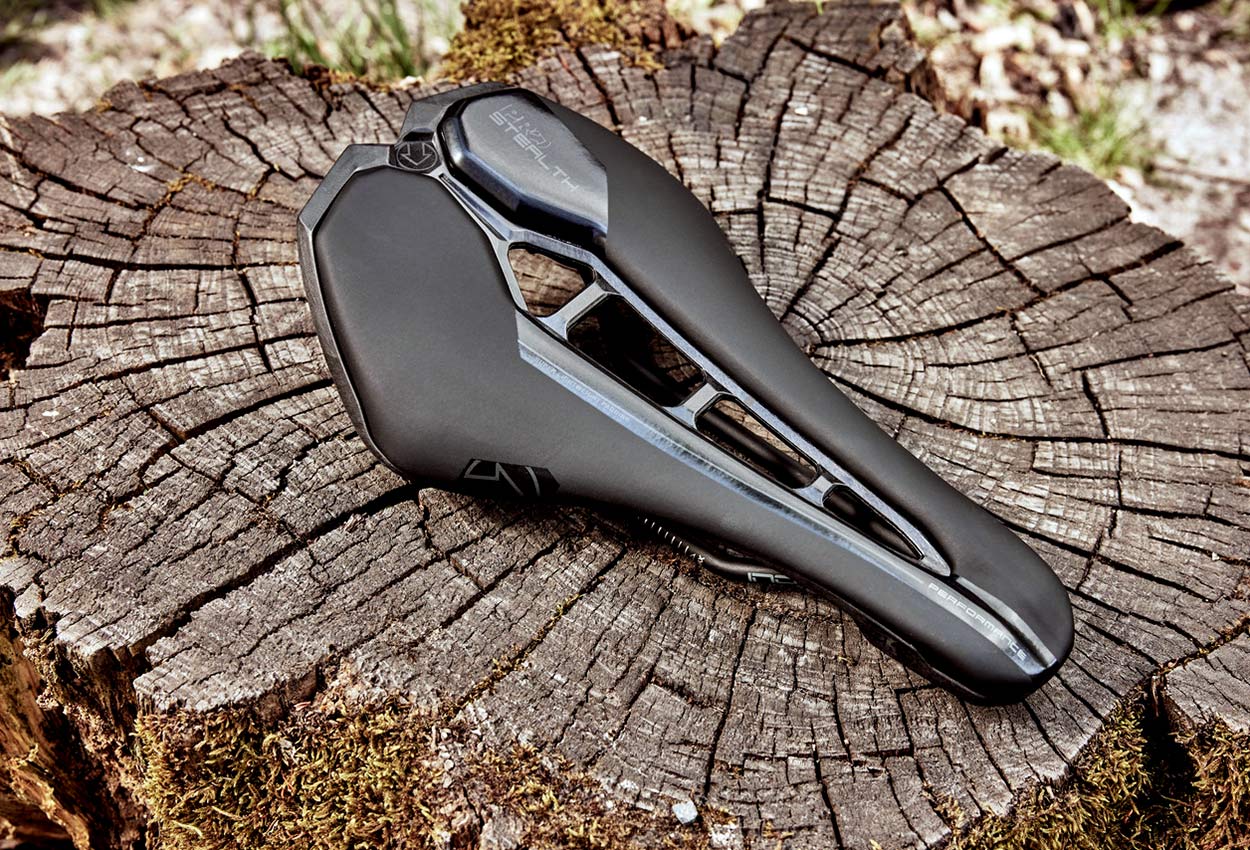 PRO-Bike-Gear-Stealth-Curved_all-new-road-saddle.jpg