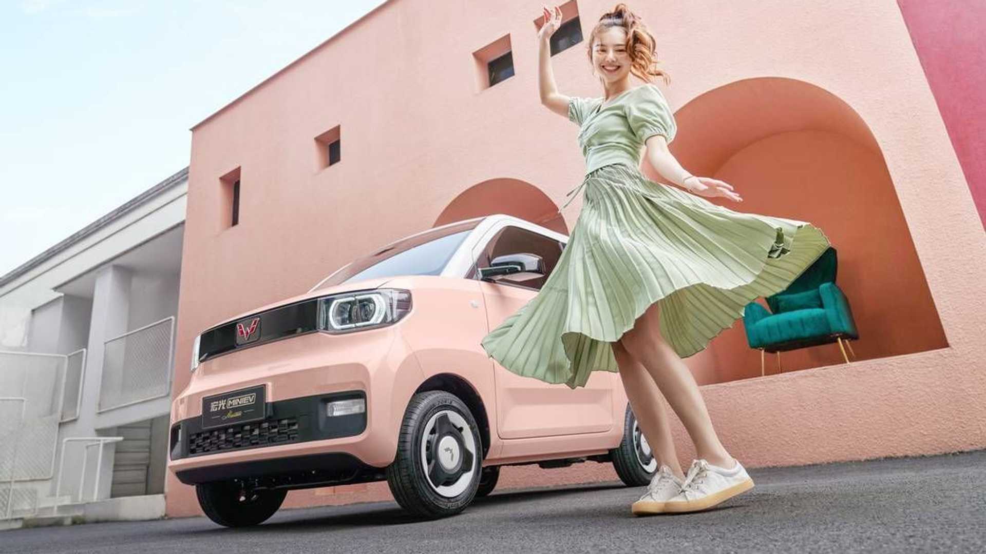 wuling-hong-guang-mini-ev-macaron.jpg