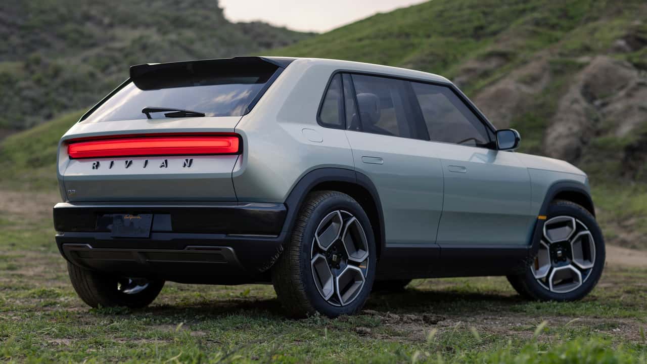 11_rivian_r3.jpg