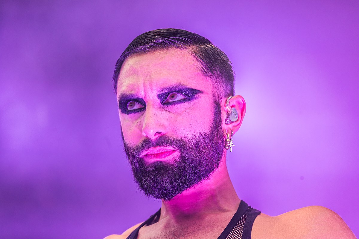 1200px-ColognePride_2019-Sonntag-Hauptbühne-1800-Conchita-8295.jpg