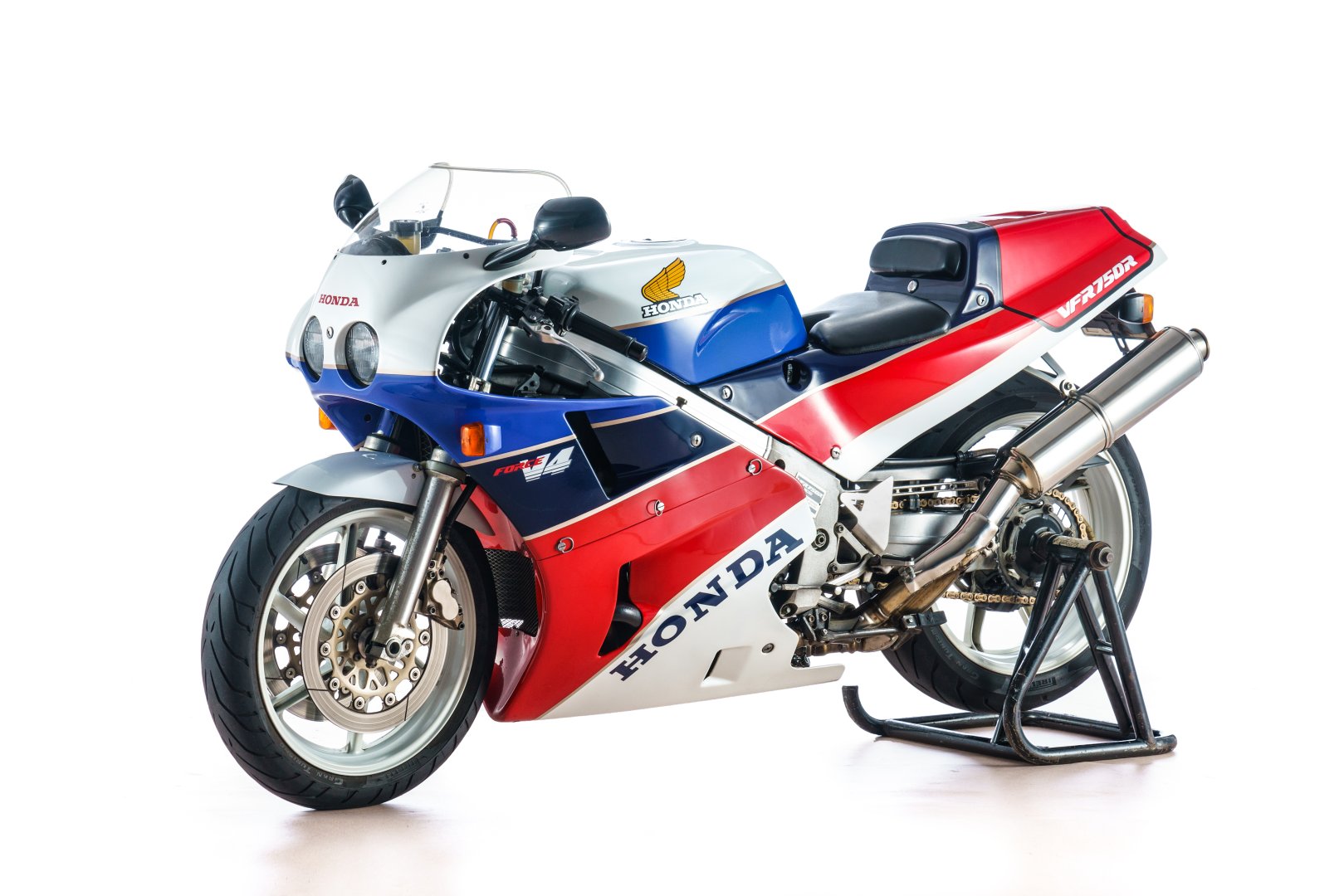 HondaVFR750R.jpg