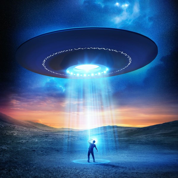 UFO-close-encounter-shutterstock-sq-e1446423571676.jpg