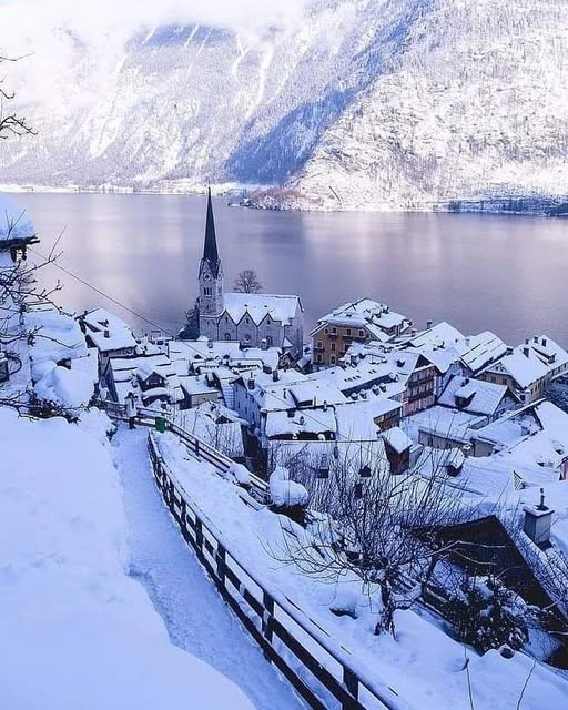 Hallstatt, Austria.jpg