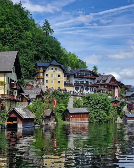 Hallstatt, Austria.jpg