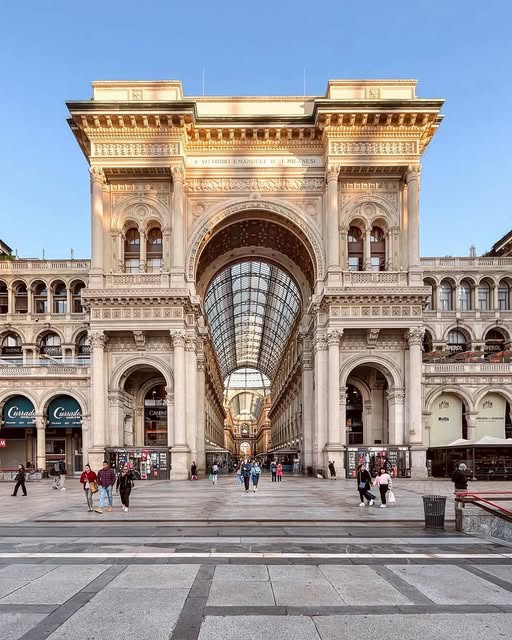 Galleria Vittorio Emanuele II - Shopping Arcade in Milan, Italy.jpg