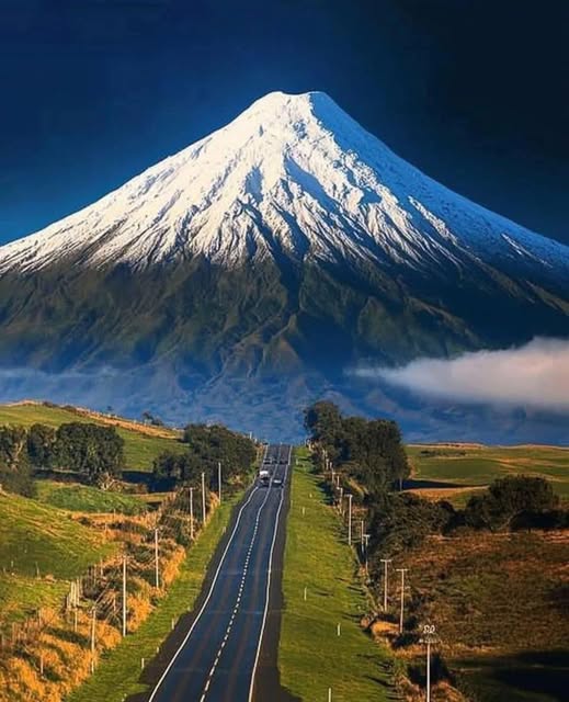 Mount Taranaki New Zealand.jpg