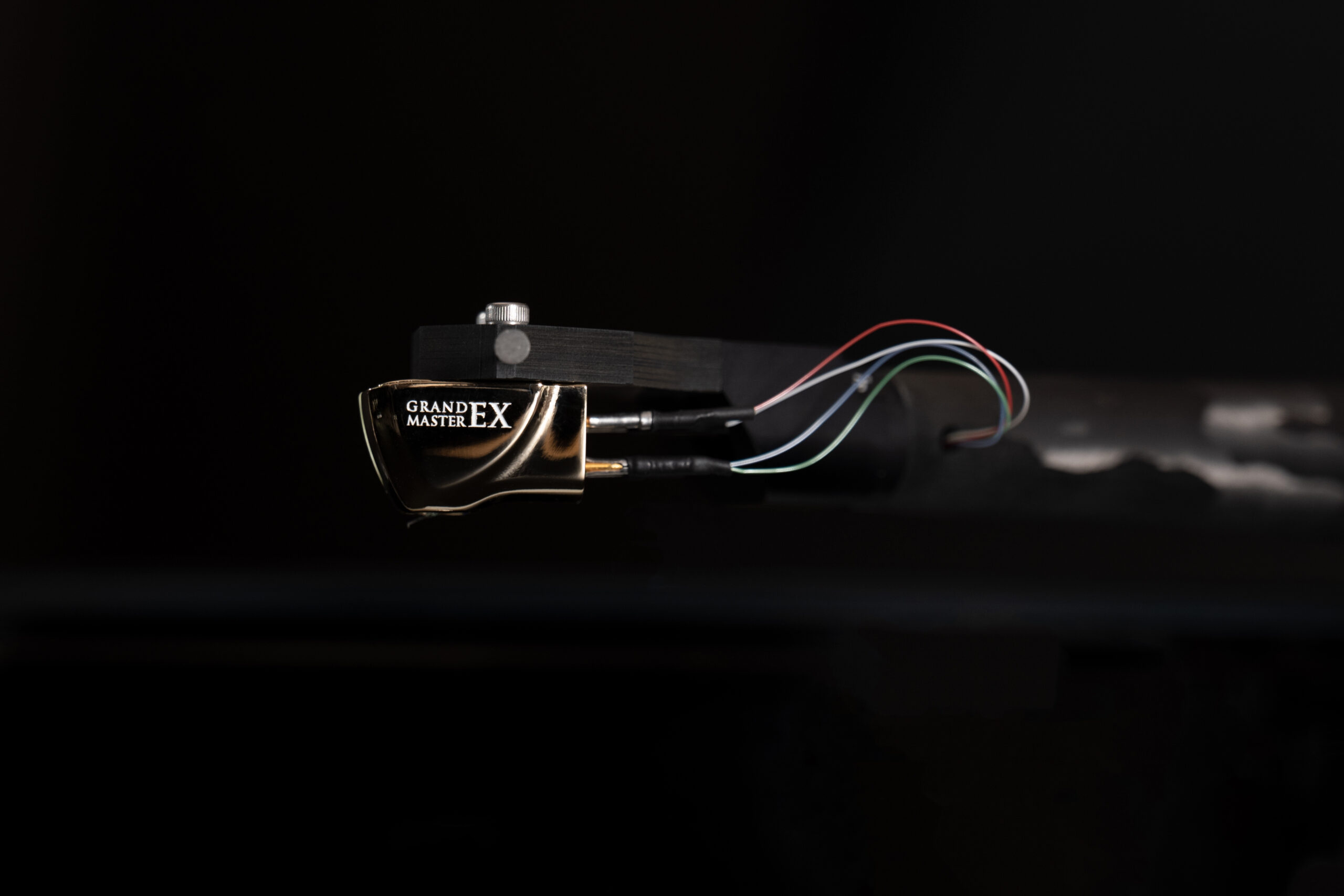 www.theabsolutesound.com