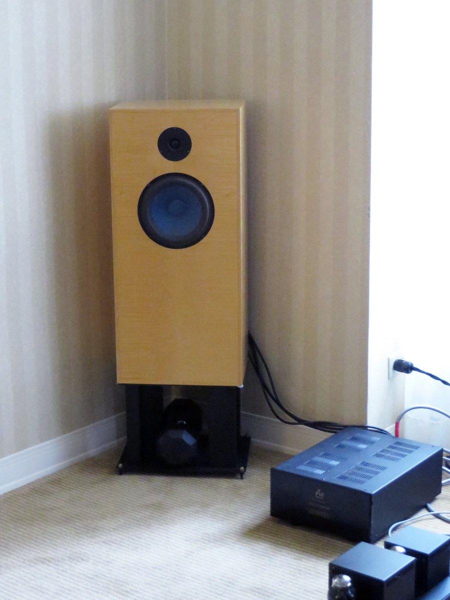 tascena on X: Audio Note E Lexus Signature speakers. Corner placement to  reinforce bass. Note barbell. At 2016 #NYAudioShow #NewYorkAudioShow # AudioNote https://t.co/NXNoHYxE6S / X
